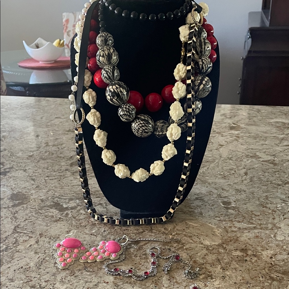 Vintage jewellery lot